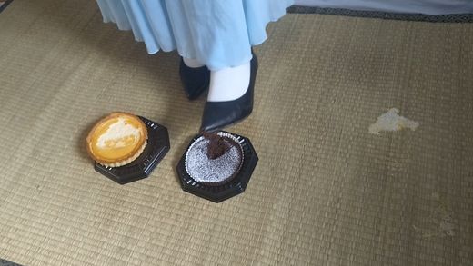 9-2　パンプスのまま上がり込んできたお嬢様がケーキを滅茶苦茶に踏みにじる gallery photo 1