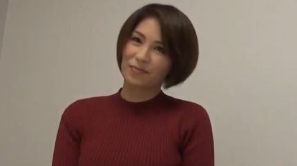 Gcolle スレンダー巨乳の33歳人妻が旦那さんの目の前で巨根で突かれ喘ぎまくる wi_ha_a33_rei1_mw10171418.mp4 952682