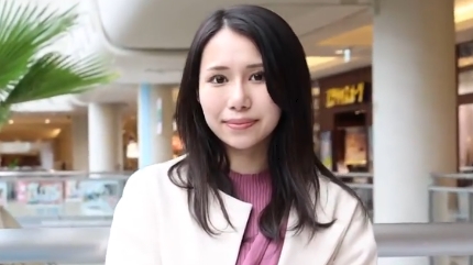 旦那さんのエッチに不満の29歳人妻が美巨乳のエッチな体を激しく責められ乱れまくる