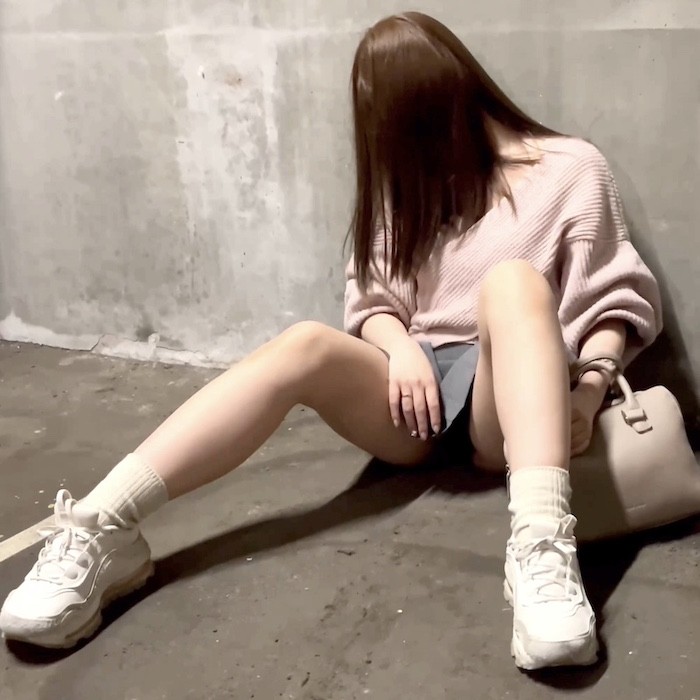 Gcolle 性欲を刺激する女盛りの肉質 ミニスカの代名詞ヒラヒラ系の素人美ギャルを背後から… gkore78.mp4 984443