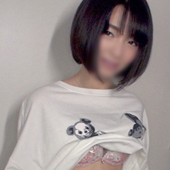 A core member of a national idol group. Leaked a record of her l