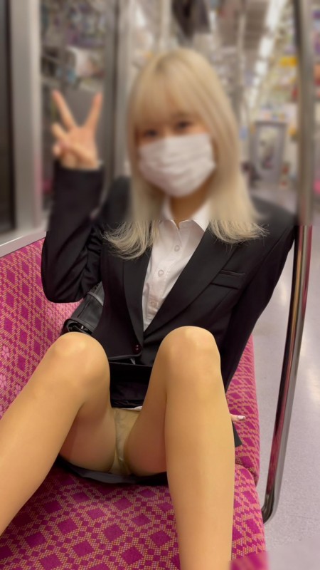 OL盗撮日記14　派手髪のあの娘が1年ぶりの登場！！派手髪の檄カワ美脚OLを電車内で盗撮【※完全主観34分超撮影】