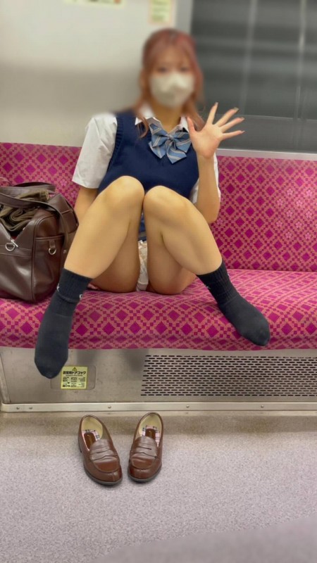 Gcolle 撮影日記221 今回も衣装チェンジ有り!!ピンク髪の激カワ美脚Jを電車内で撮影【※完全主観23分撮影】 992198