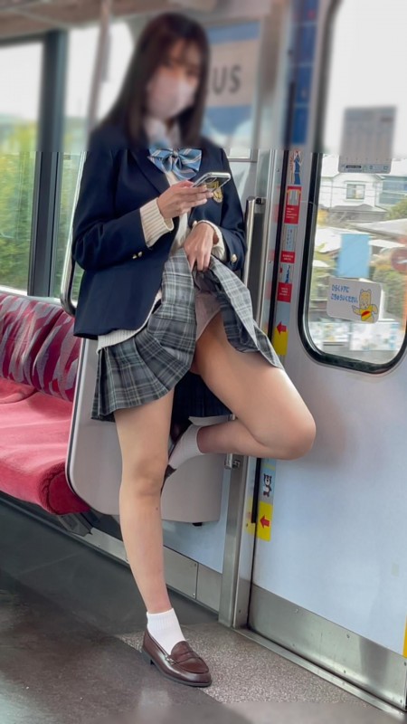 盗撮日記177 今回も初登場！！スタイル抜群J系第二弾！！美脚ミニスカJ系を電車内で盗撮【※完全主観32分超撮影】