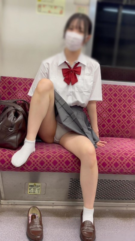 Gcolle 撮影日記206　初登場！！まるで君の○はの○葉！？激カワ黒髪清楚系Jを電車内で撮影【※29分超撮影】 minisuka206.mp4 988656