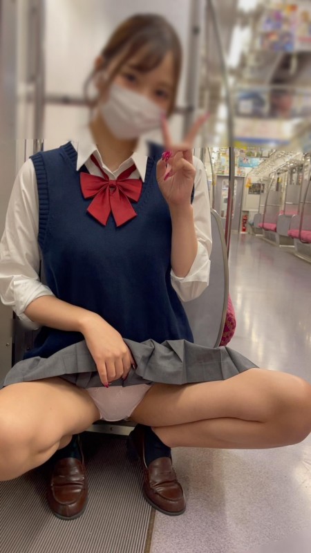 Gcolle 撮影日記195大人気のあの娘がグレーのミニスカ姿で登場！今季1番のオススメ！！モデル級の激カワ美脚Jを電車内で撮影【※23分超撮 minisuka195.mp4 985643