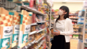 Gcolle 間一髪！店員の前で堂々と撮影するスーツの同業者たち。狙われる純白パンティ食い込みお姉さん【禁断の逆さ撮り】 neko73.mp4 985331