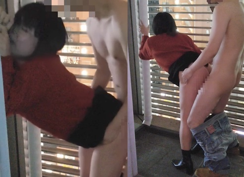 【野外露出編】人妻がカラオケの非常階段でベロベロ状態立ちバック生ハメ