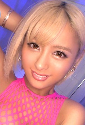 今回のお友達は金髪、ド派手ネイルのまさにギャル、これぞギャル、ギャルの大本命!!自らドMと言うはなちゃんは『一方的に責められたい
