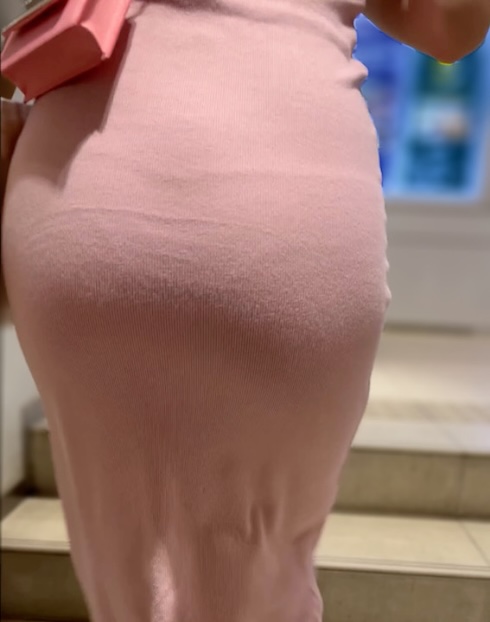 Gcolle 《どこまでも追いかけたくなる桃尻S級美女！超美尻にTバック並みのパンティー》 989485