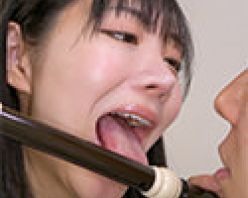 Gcolle PPV 978595 クラスの一軍女子がリコーダー盗んで嗅いでる最底辺変態童貞を発見！私の長～い舌で顔中舐め回して舌唾でしか抜けない変態にしちゃおー&