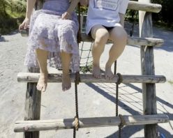 Gcolle PPV 940047 【完全裸足】第36弾！裸足でバドミントンをする女性2人組 part2