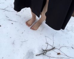 Gcolle PPV 976345 第67弾！裸足で雪の上を歩く女性 その2