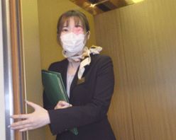 Gcolle PPV 984923 【ホテルウーマン】端正な顔立ちをしたホテルスタッフの透けた濡れ蒸れパンチラと推定Gカップ胸チラ