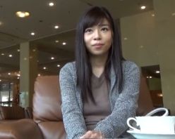 Gcolle PPV 978988 Gカップの28歳人妻が太い他人棒で突かれて顔を歪めて喘いで絶頂
