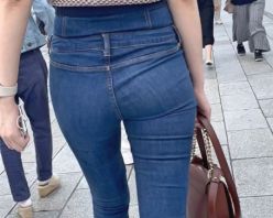 Gcolle PPV 857215 170センチ後半のスーパーモデルボディと美巨尻をムニュらせて周囲の男女を圧倒！ 下品なガチセレブ人妻編