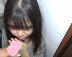 Gcolle PPV 941009 初めてのパパ活でド緊張！プチ露出＆お触り⇒トイレでフェラ⇒顔も手も髪も服も精子で汚されたピュアJD