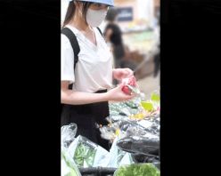 Gcolle PPV 962010 【ママさん/胸チラ②】デパ地下でお買い物のママさん。撮影バレ寸前の粘着撮影。